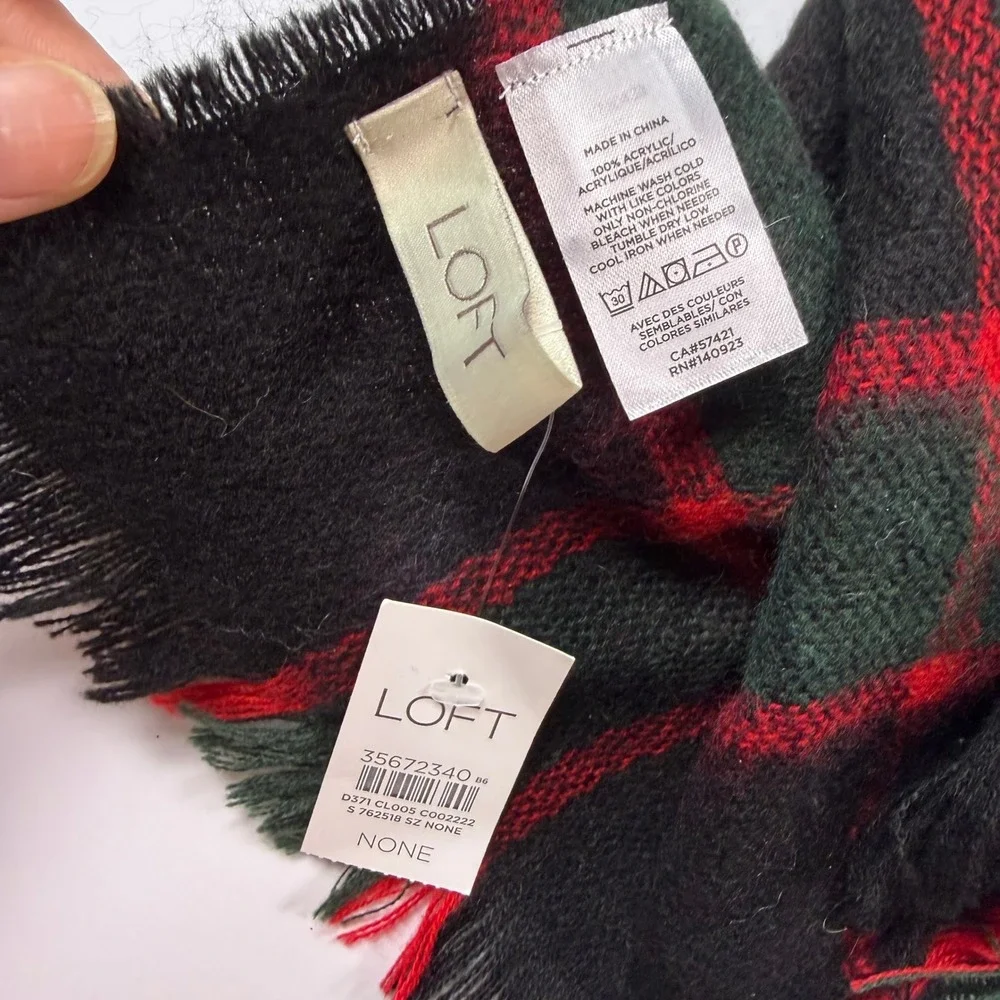 LOFT Plaid Academic Preppy Womens Oversized Scarf Black Green Red Acrylic
